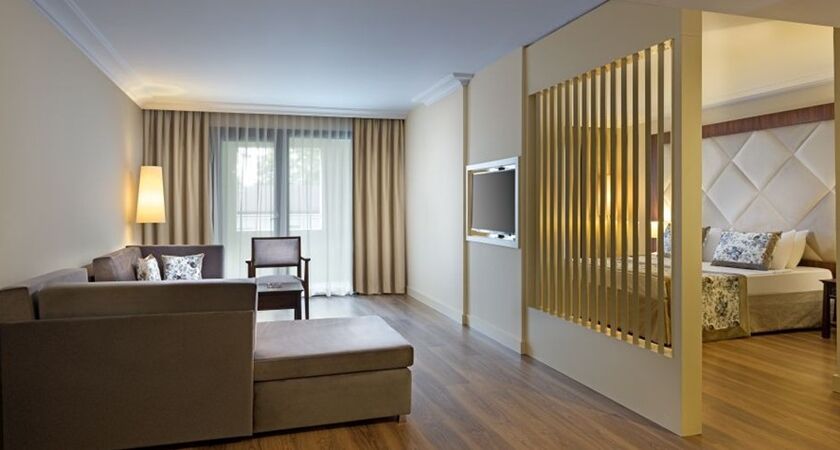 Seven Seas Hotel Life