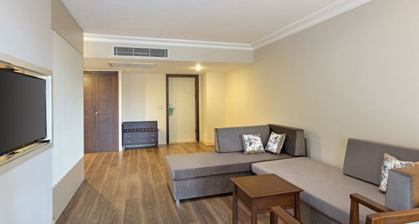 Seven Seas Hotel Life