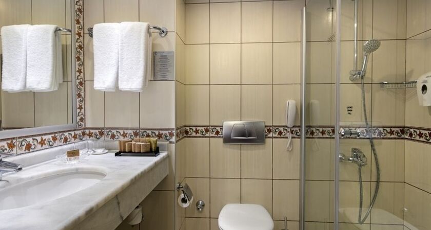 Seven Seas Hotel Life