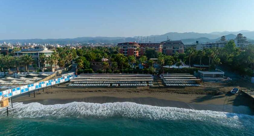 Palmeras Beach Hotel