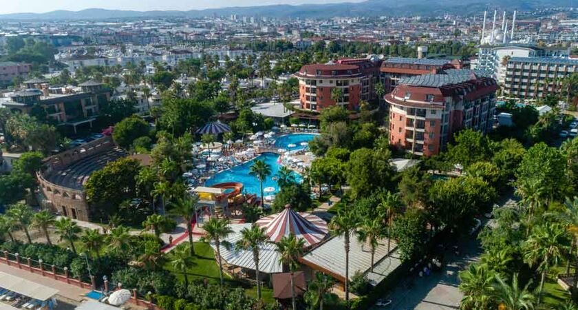 Palmeras Beach Hotel