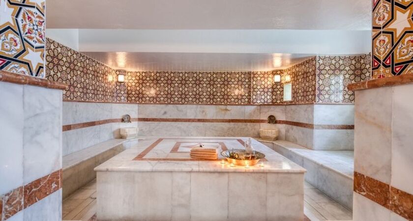 Seven Seas Hotel Life