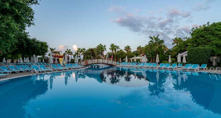 Palmeras Beach Hotel