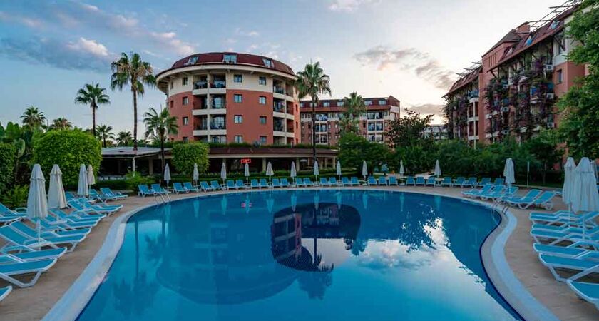 Palmeras Beach Hotel