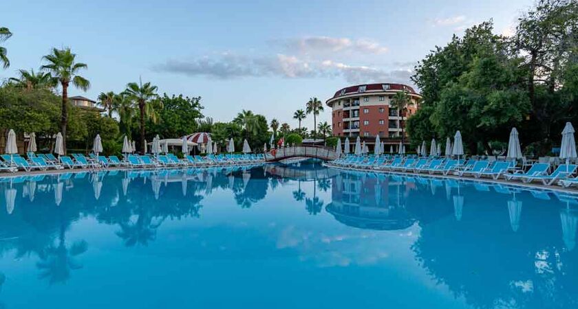 Palmeras Beach Hotel