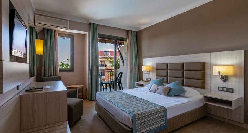 Palmeras Beach Hotel