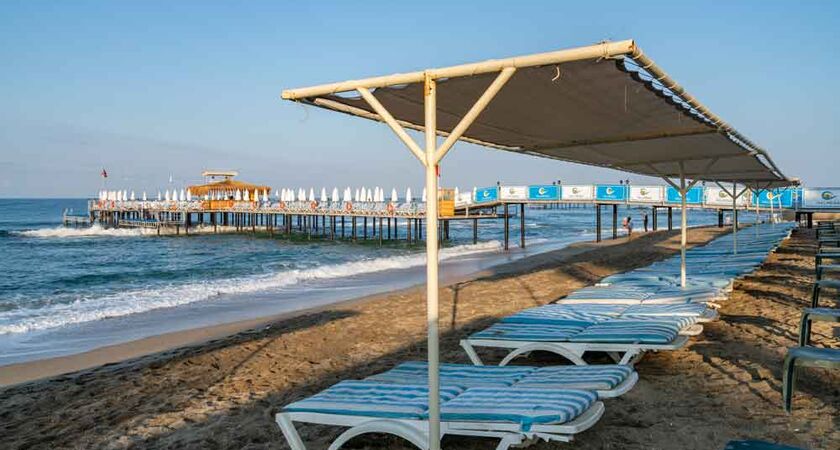 Palmeras Beach Hotel