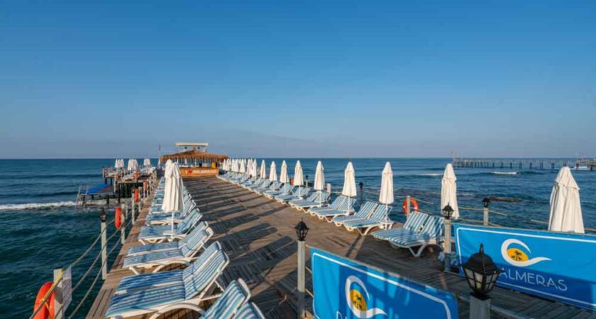 Palmeras Beach Hotel