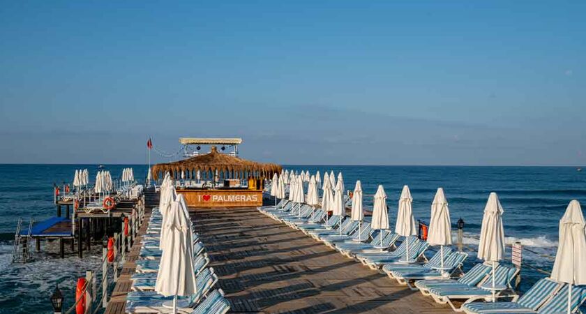 Palmeras Beach Hotel