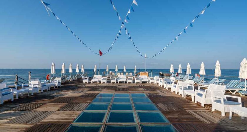 Palmeras Beach Hotel