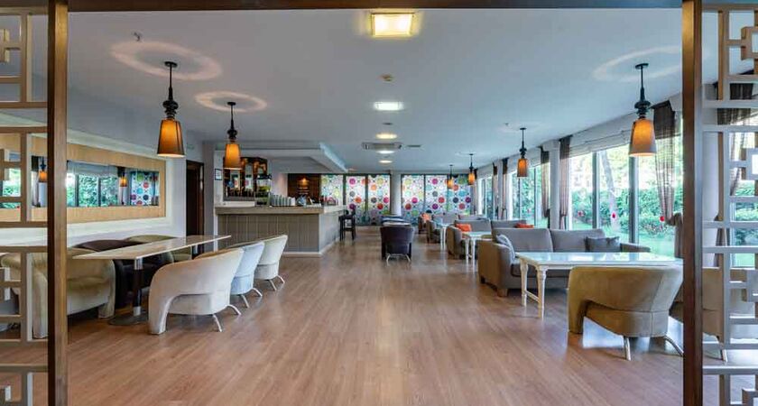 Palmeras Beach Hotel
