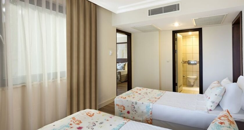 Seven Seas Hotel Life