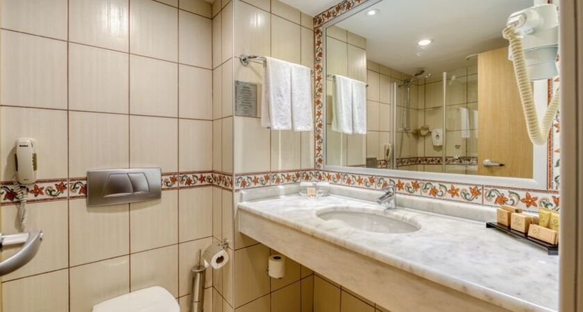 Seven Seas Hotel Life