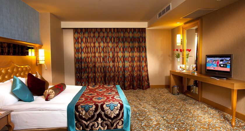 Royal Holiday Palace