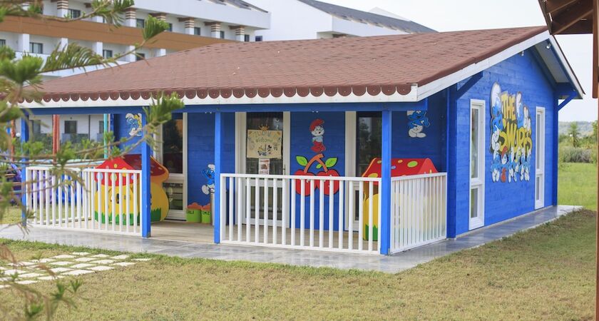 Side Crown Serenity Hotel