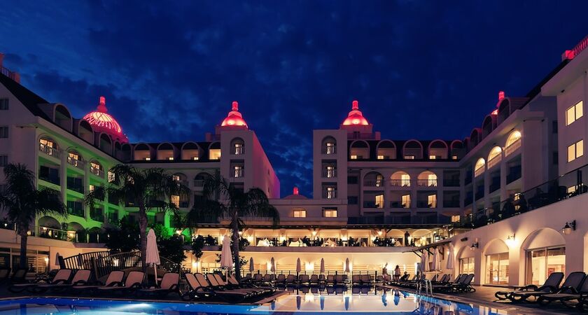 Side Crown Serenity Hotel