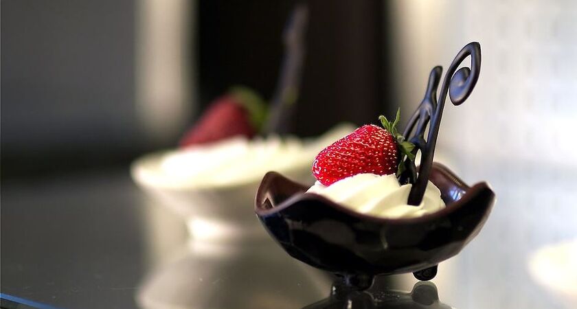 Side Crown Serenity Hotel