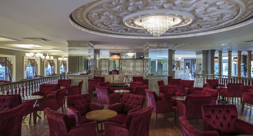 Side Crown Serenity Hotel