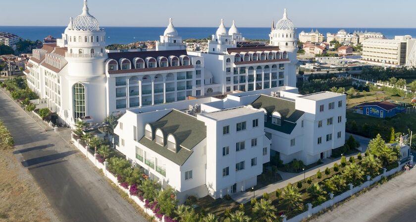 Side Crown Serenity Hotel