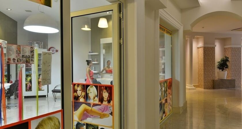 Side Crown Serenity Hotel