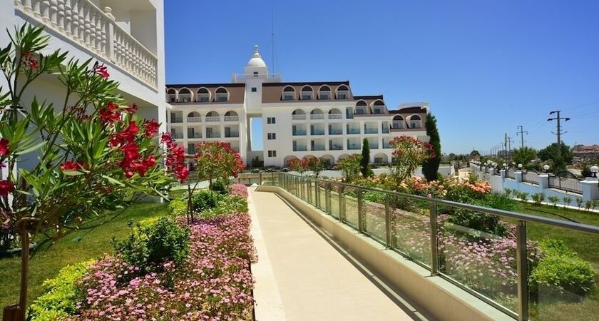 Side Crown Serenity Hotel