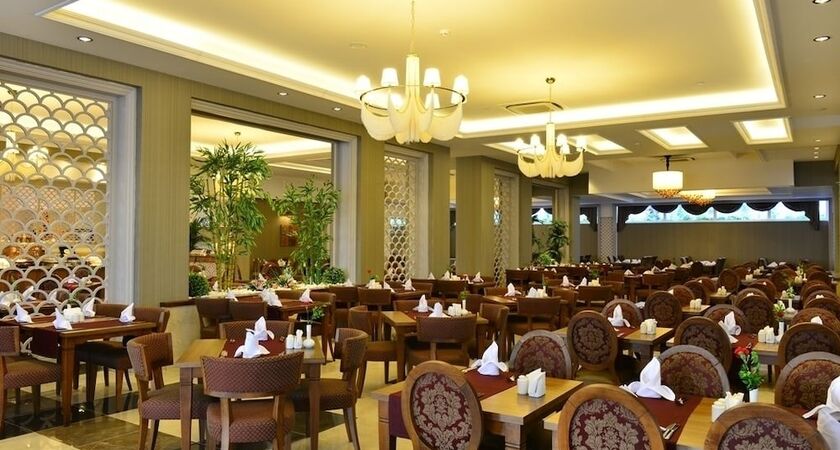 Side Crown Serenity Hotel