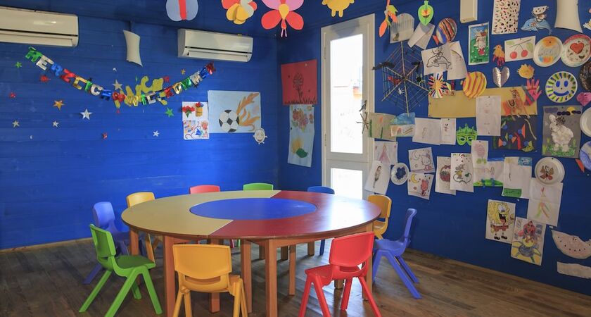 Side Crown Serenity Hotel