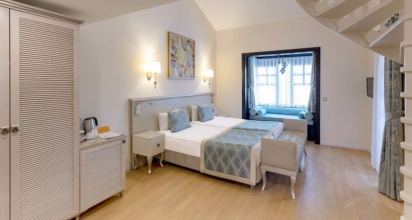 Starlight Resort Hotel