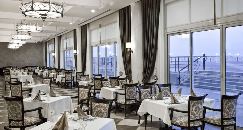 Starlight Resort Hotel