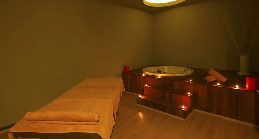 Diamond Beach Hotel & Spa