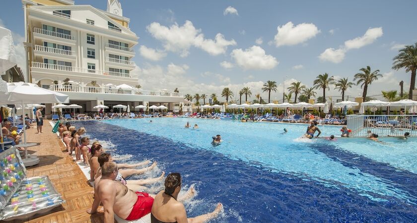 Dream World Resort & Spa