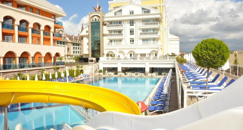 Dream World Resort & Spa