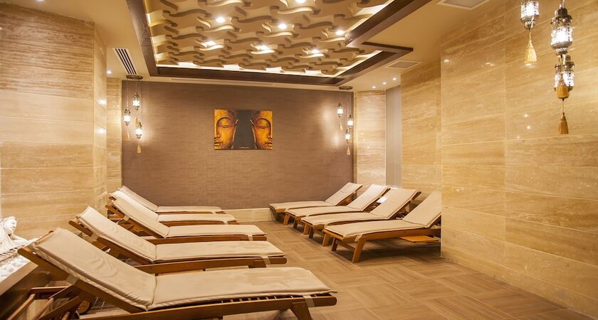 Dream World Resort & Spa