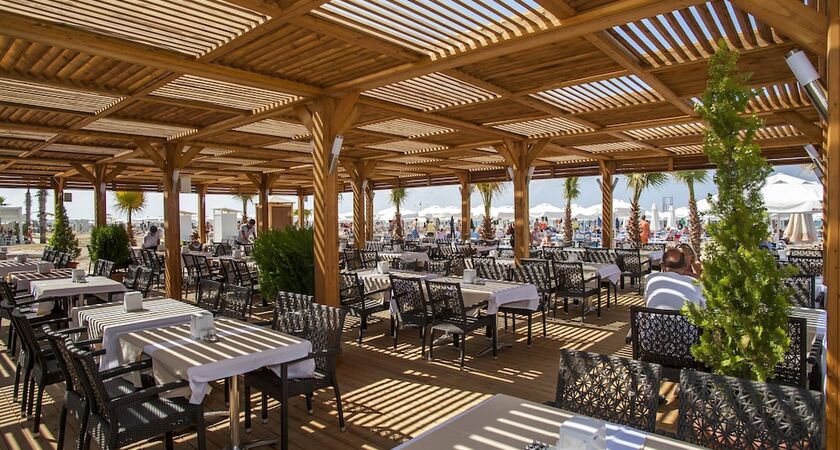 Dream World Resort & Spa