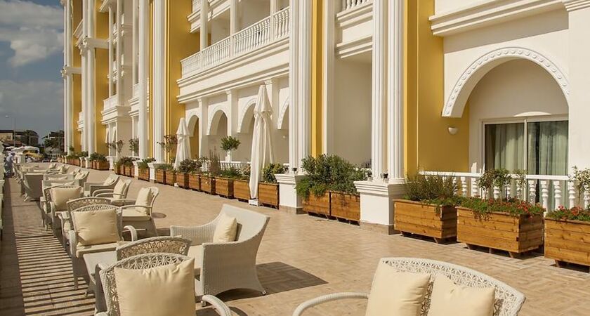 Dream World Resort & Spa