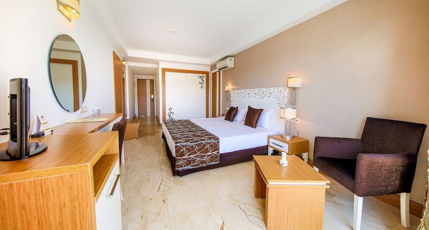 Horus Paradise Luxury Resort