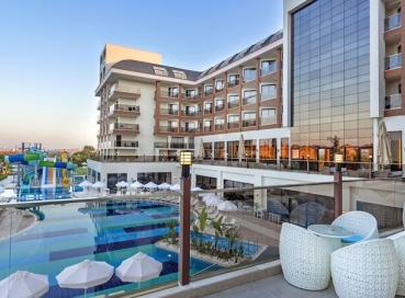Glamour Resort & Spa