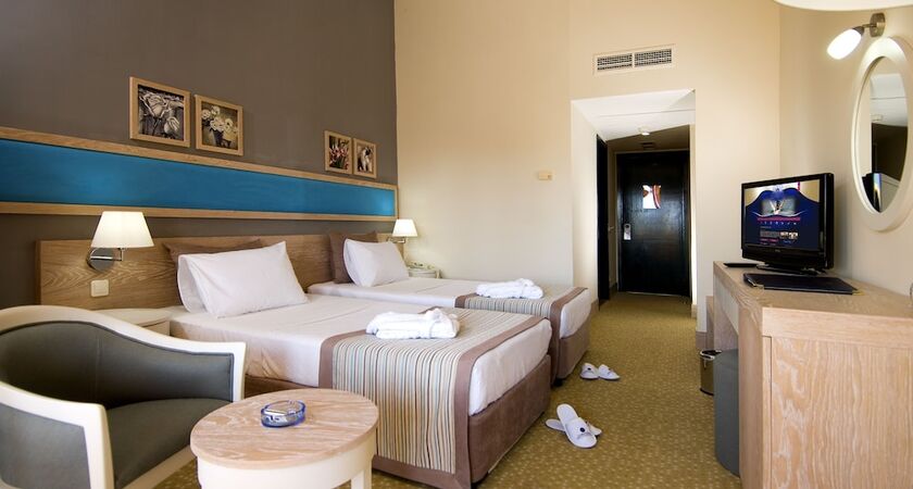 Labranda Excelsior Side