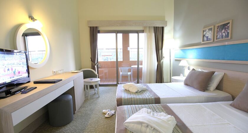 Labranda Excelsior Side