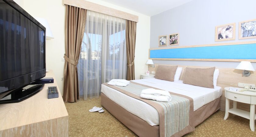 Labranda Excelsior Side