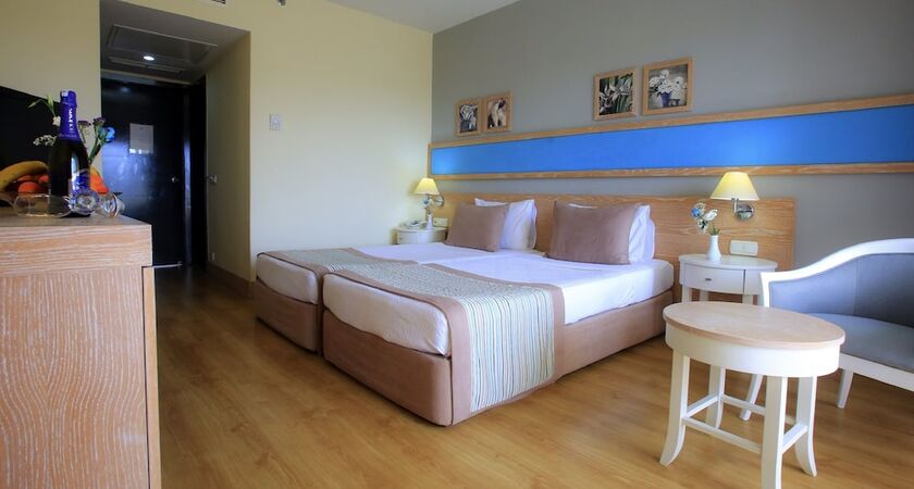 Labranda Excelsior Side