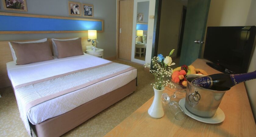 Labranda Excelsior Side