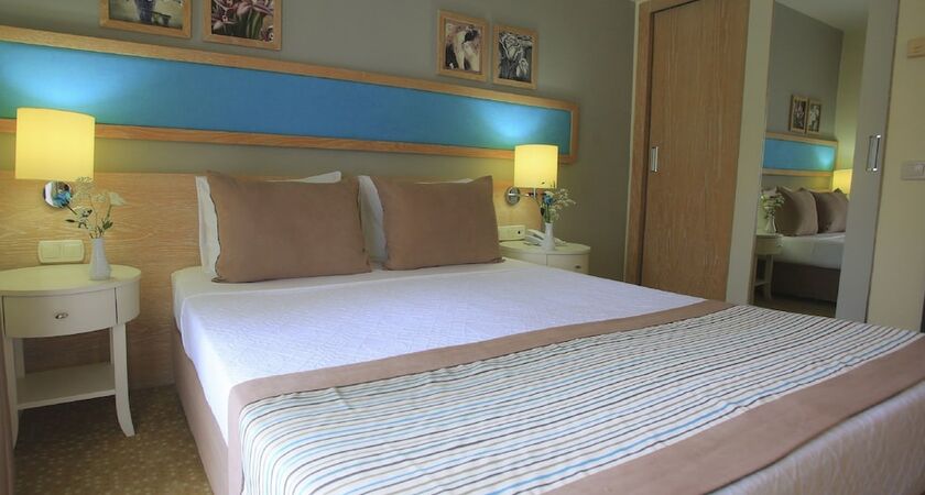 Labranda Excelsior Side