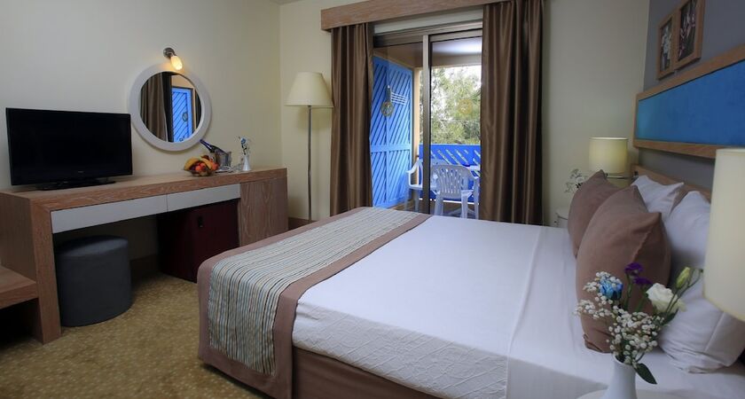 Labranda Excelsior Side