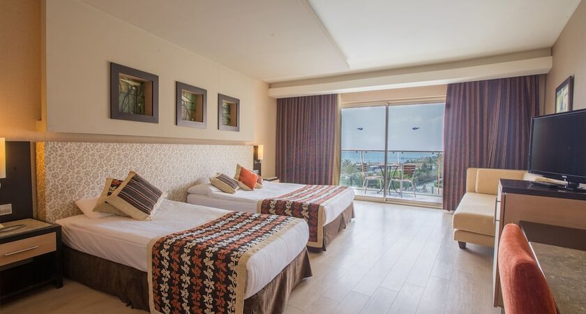 Long Beach Resort & Spa