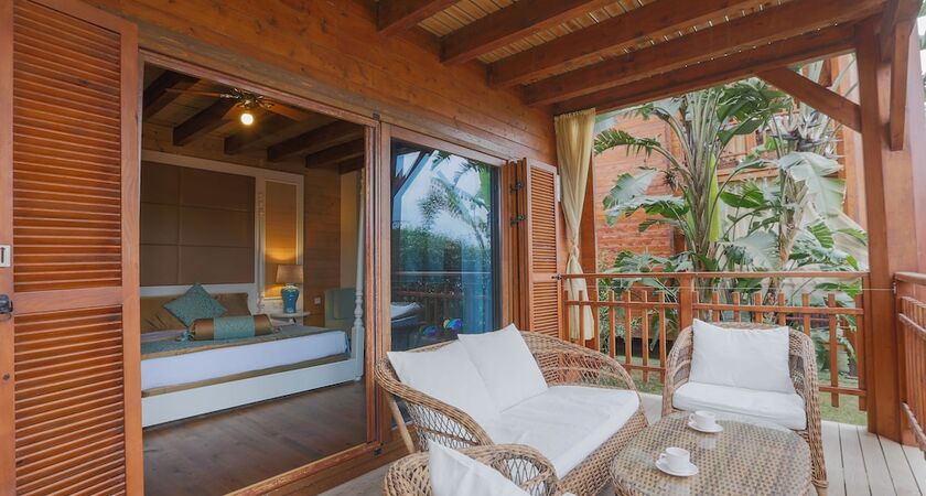 Long Beach Resort & Spa