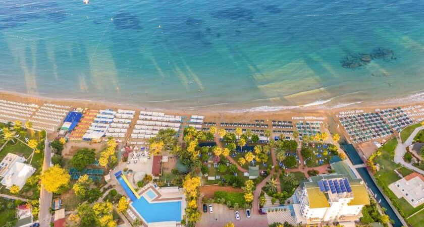 Armas Green Fugla Beach