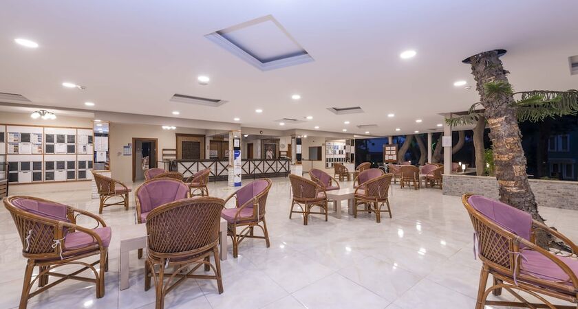 Armas Green Fugla Beach