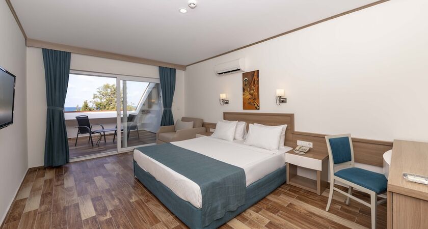 Armas Green Fugla Beach