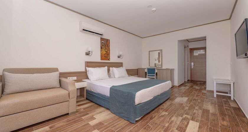 Armas Green Fugla Beach